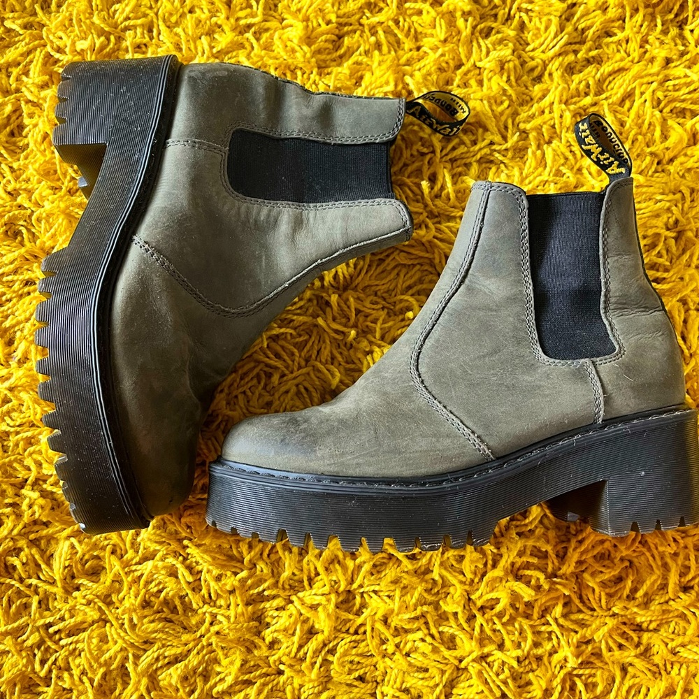 Doc Martens Chelsea Boots